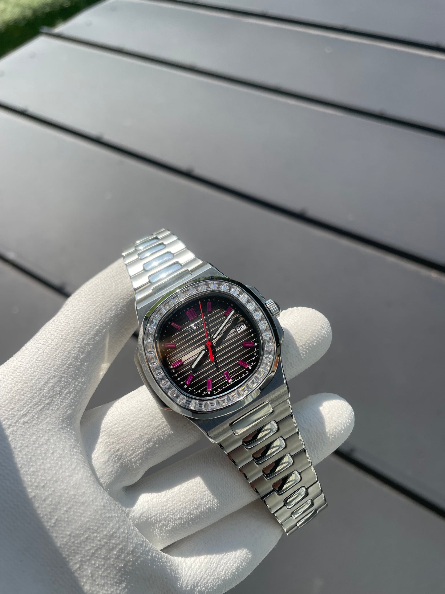 Silver Nautilus with white and pink stones