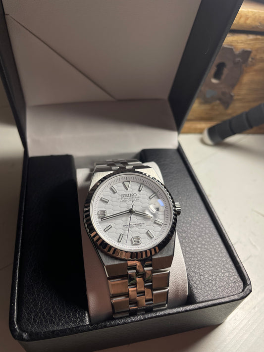 Seiko Land-Dweller Mod white